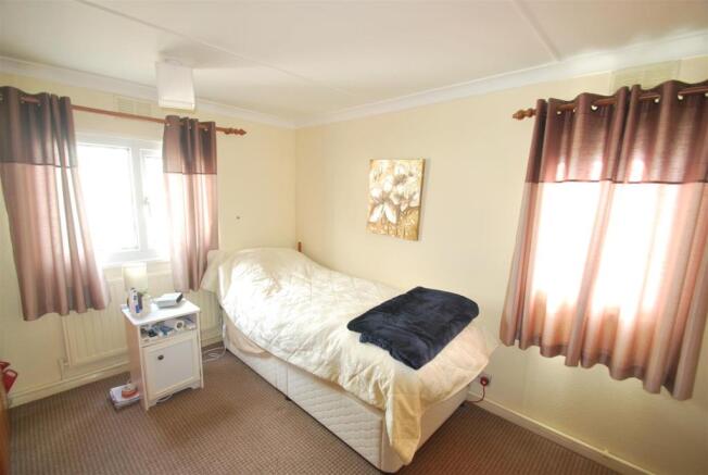 wood bed2.JPG