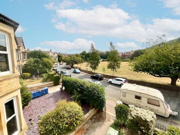 2 bed Flat for sale Image 8