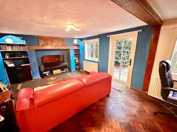 sitting room.JPEG