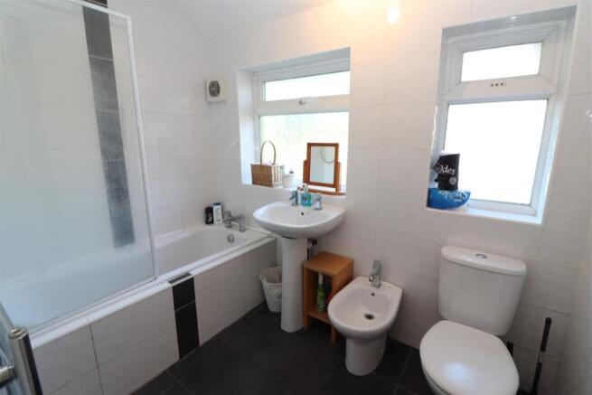 Bathroom / WC