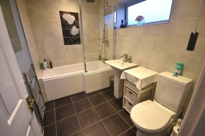 FAMILY BATHROOM SUITE