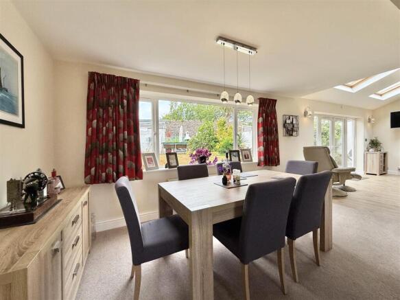 Dining Room.jpeg
