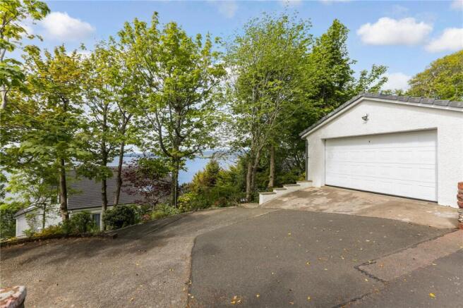 Garage/Parking