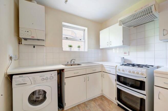 221_rusham_road_Kitc