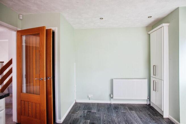 4 bed Detached for sale Image 8