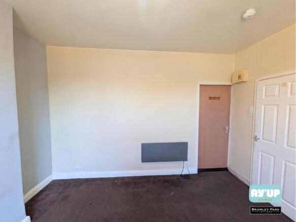 Studio to rent Image 3