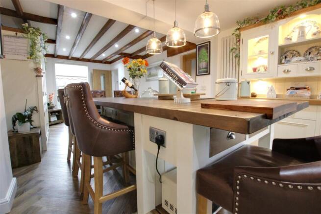 3 bed Detached for sale Image 9