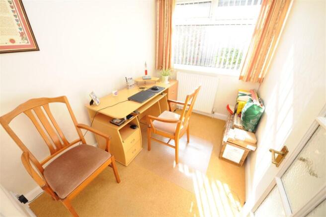 3 bed Detached Bungalow for sale Image 7