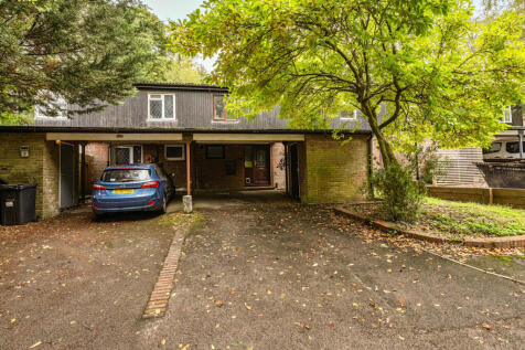 Young Crescent, Thatcham, Berkshire