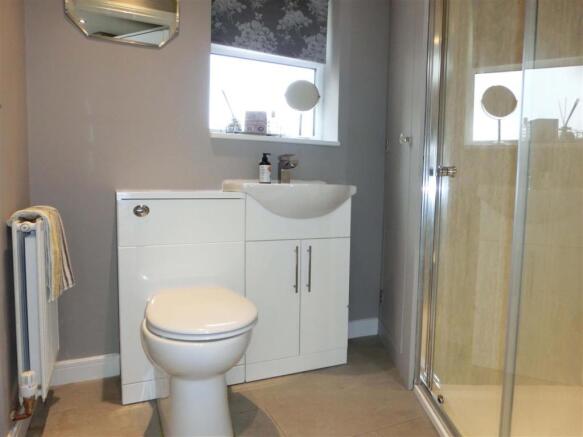EN SUITE