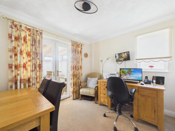 3 bed Semi-Detached for sale Image 12