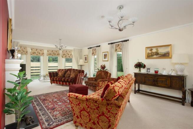 4 bed Detached to rent Image 4