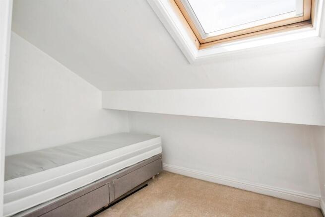 3 bed Terraced for sale Image 12