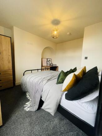 4 bed Terraced for sale Image 11