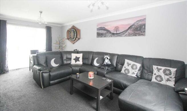 Living Room / Dining