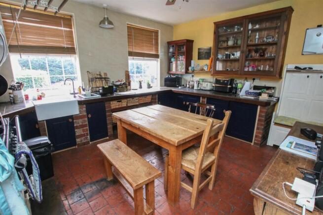 BREAKFAST KITCHEN