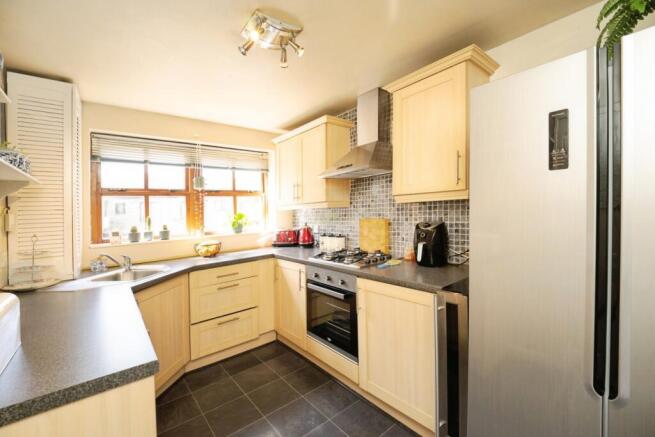 3 bed Town House for sale Image 5