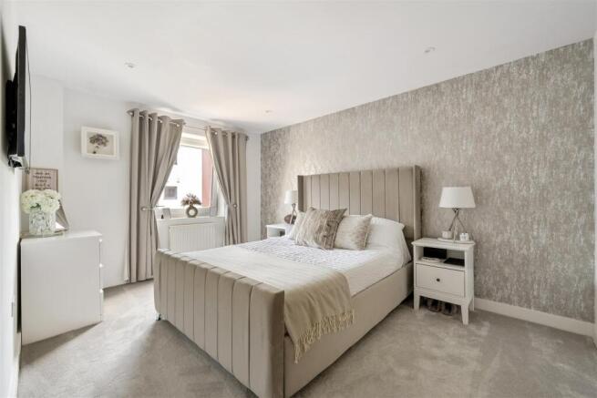 Shingly Place, E4