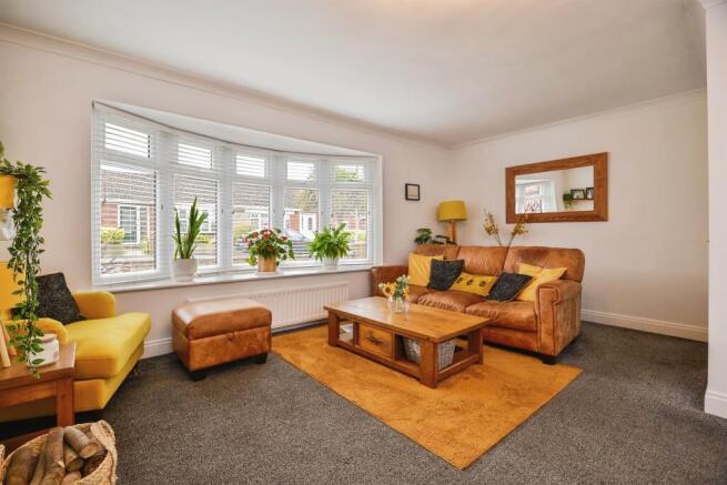 4 bed Detached Bungalow for sale Image 7