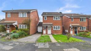 62, Spruce Drive, Lightwater GU18 5YX