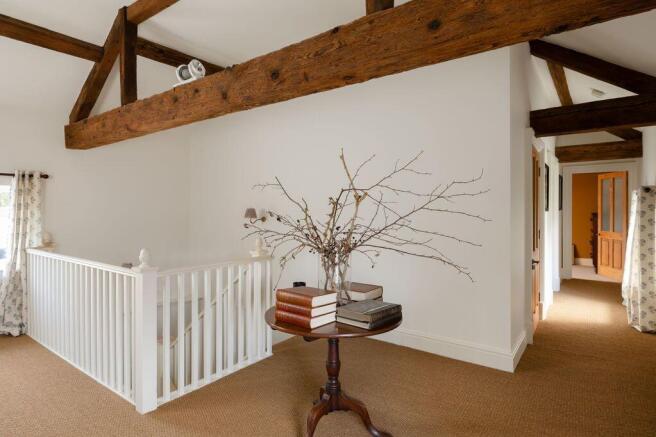 4 bed House for sale Image 12