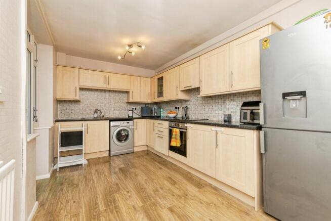 3 bed House for sale Image 2