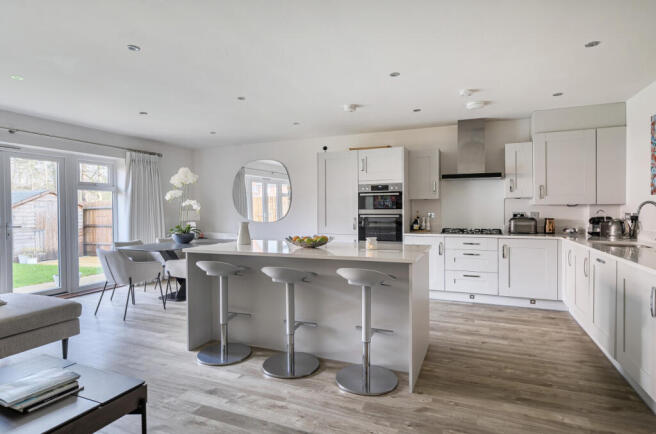 1409451-21-698c75...