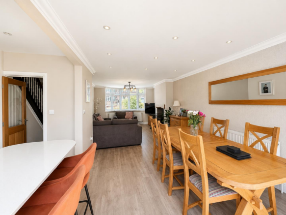 Oaklands Drive, Westone, Northampton NN3 photo 4