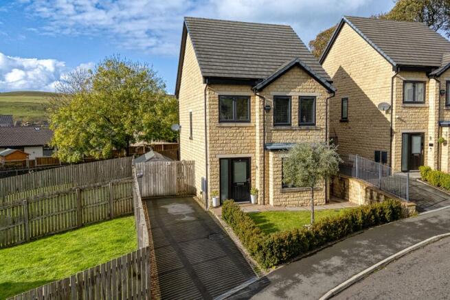 4-bed detached on Buttermere Avenue, Bacup, OL13, £365,000