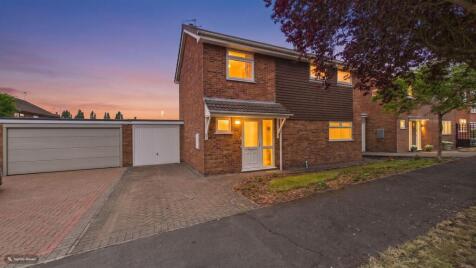 Langdale Drive, Nuneaton, CV11