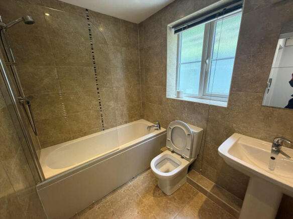 2 bed House to rent Image 4