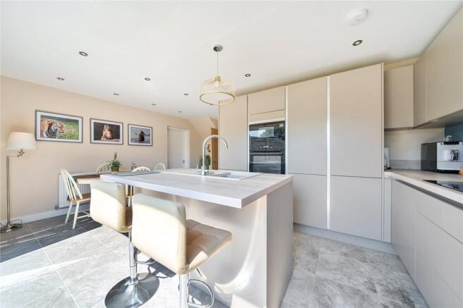 3 bed Detached for sale Image 6