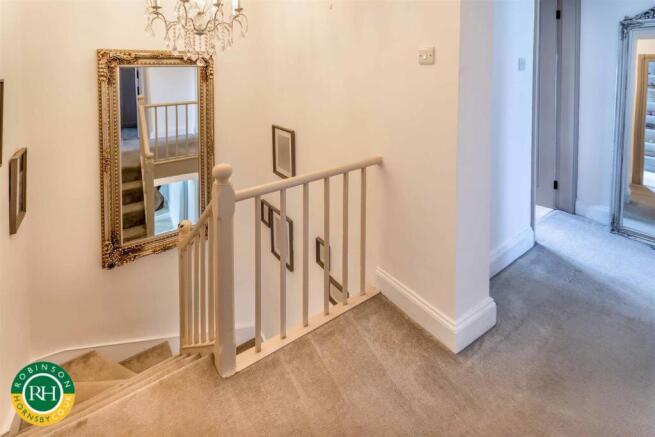 3 bed House for sale Image 12