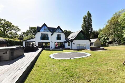 Wilmslow Road, Prestbury