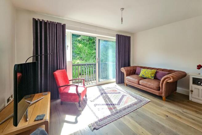 3 bed House for sale Image 5