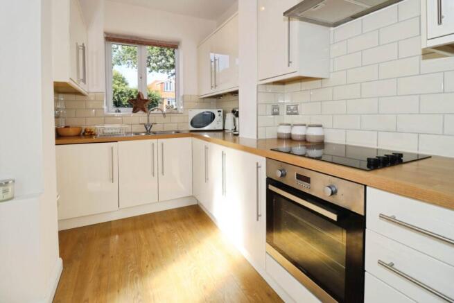 Claremont Way, Higher Bebington photo 4