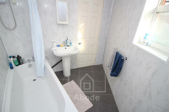 5 bed House to rent Image 7