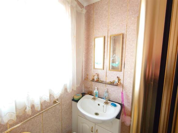Shower Room2