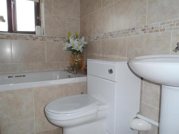FAMILY BATHROOM