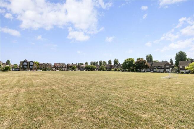 Heathfield Sq Green