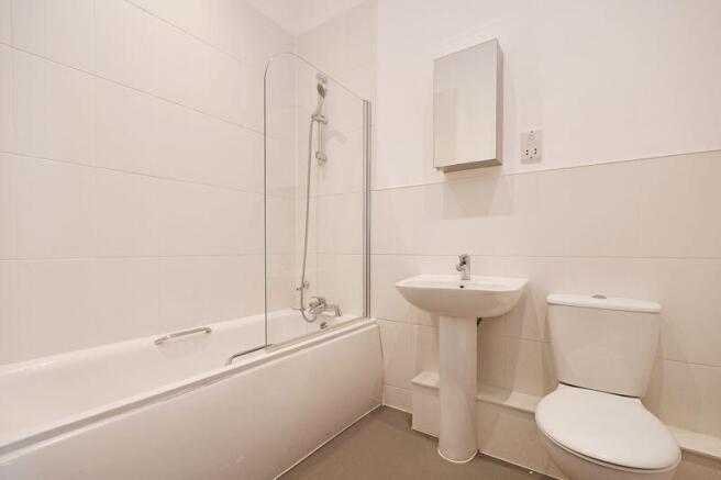 2 bed Apartment to rent Image 11