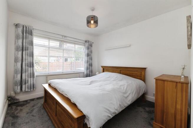 2 bed Semi-Detached Bungalow for sale Image 6
