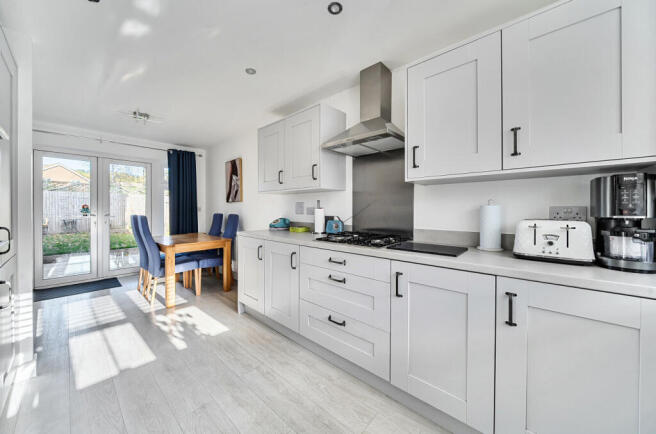 1373647-24-691b0f...