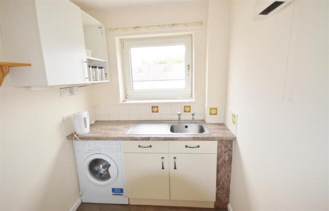 1 bed Flat to rent Image 4