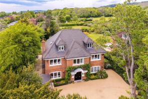 3 Silkwood, Pilgrims Way, Reigate RH2 9LE