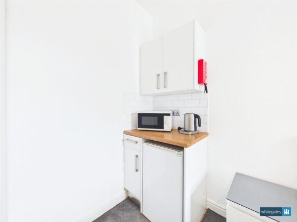1 bed House Share to rent Image 4