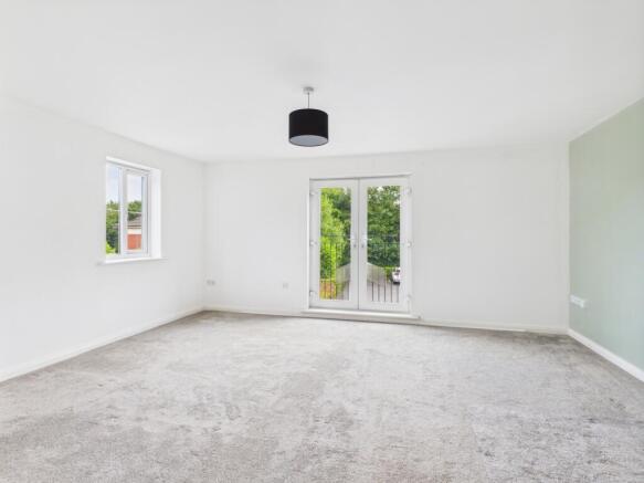 CAM03729G0-PR0070-STILL001