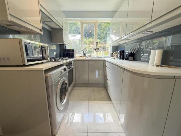 3 bed Semi-Detached for sale Image 11