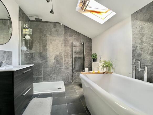 En-Suite Bathroom