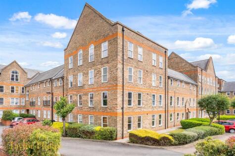 Millacres, Ware - Larger Style 2 Bed Apartment